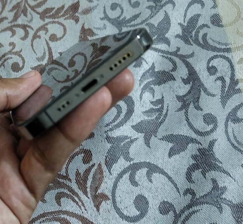 Apple iPhone 13 Pro jv 2