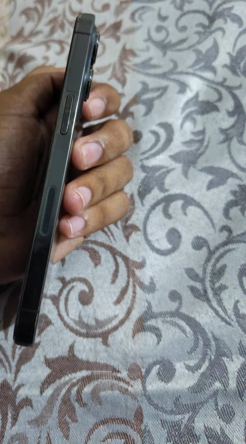 Apple iPhone 13 Pro jv 3
