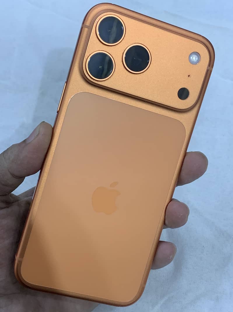 iPhone 17 Pro Max 256GB Box Pack 10/10 | Scratchless 2