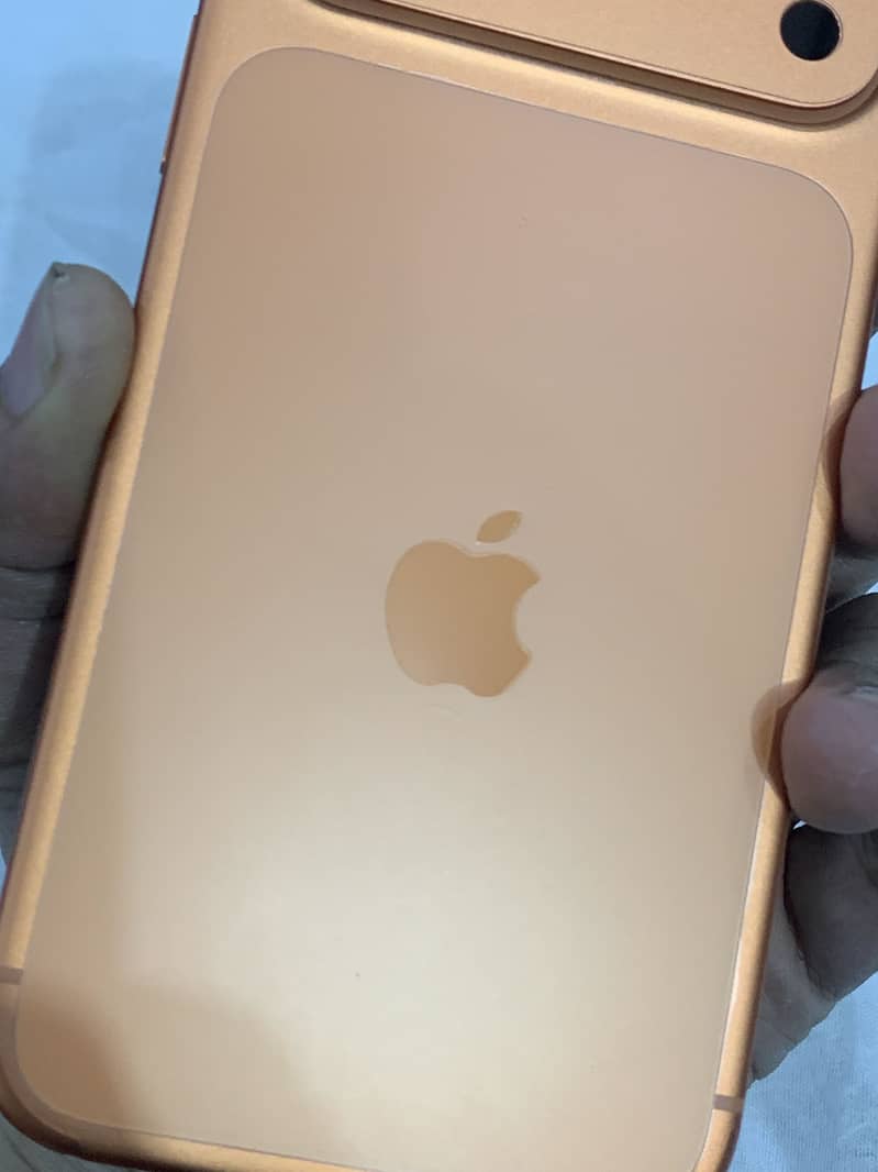 iPhone 17 Pro Max 256GB Box Pack 10/10 | Scratchless 7