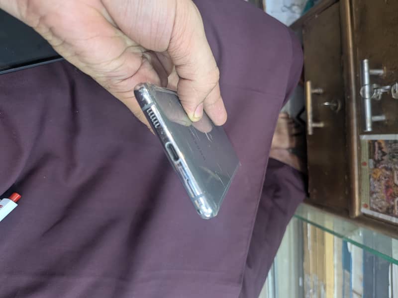 Samsung Mobile S20 Plus 3