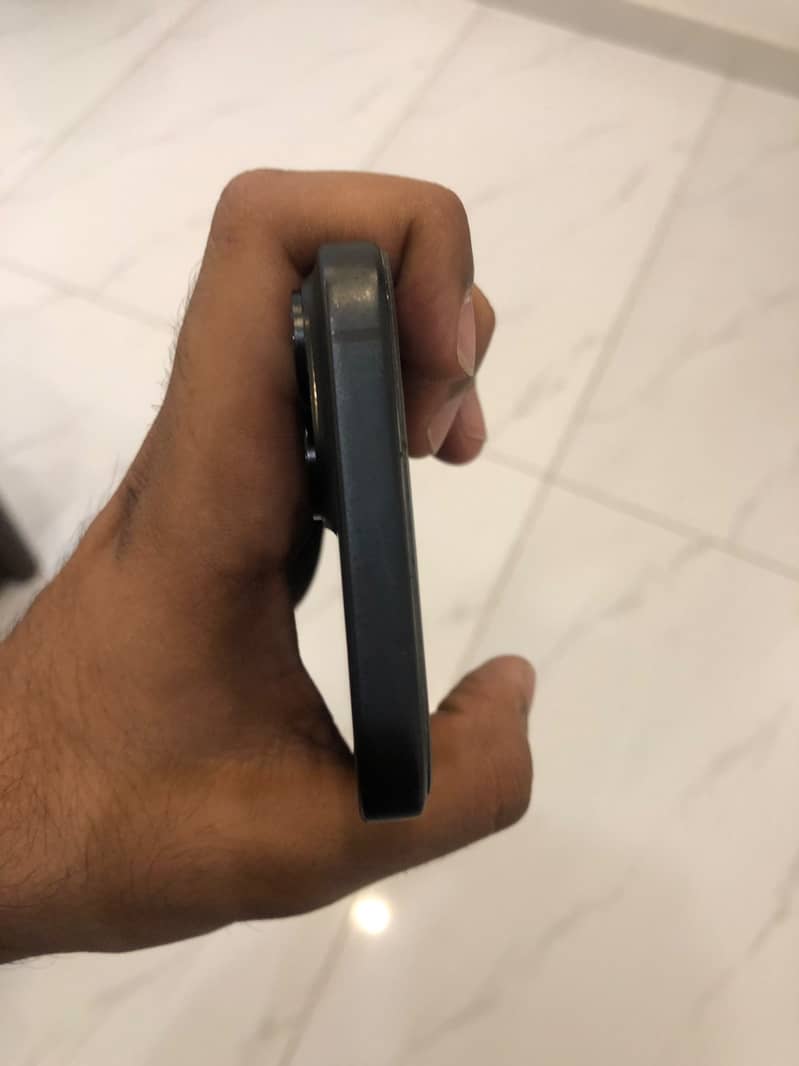 Apple iPhone 15 2