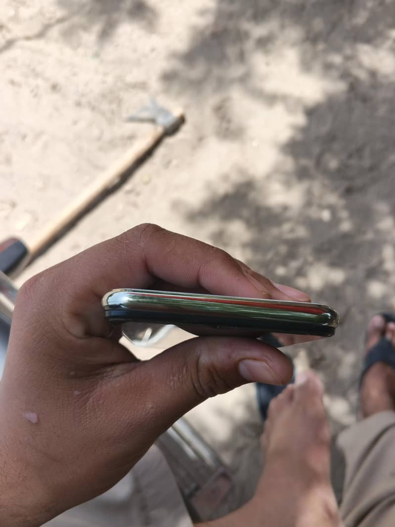 Vivo Y17 4
