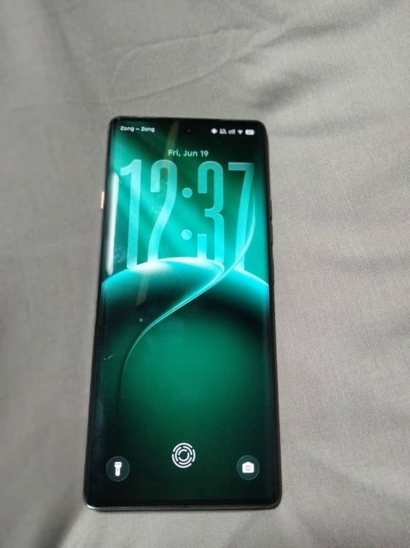 Tecno CAMON 40 Pro 3