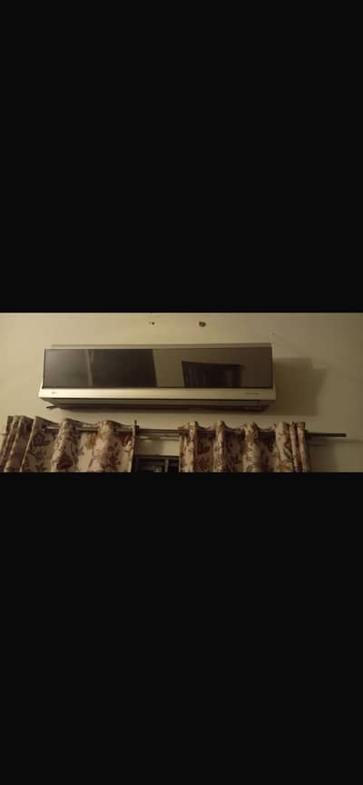 LG non inverter ac 1.5 ton very good condition