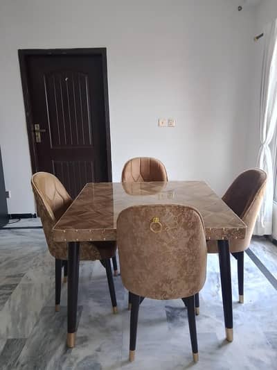 Dining table set with 4 chairs