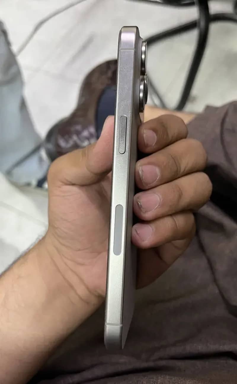 Iphone 15 pro max JV 6