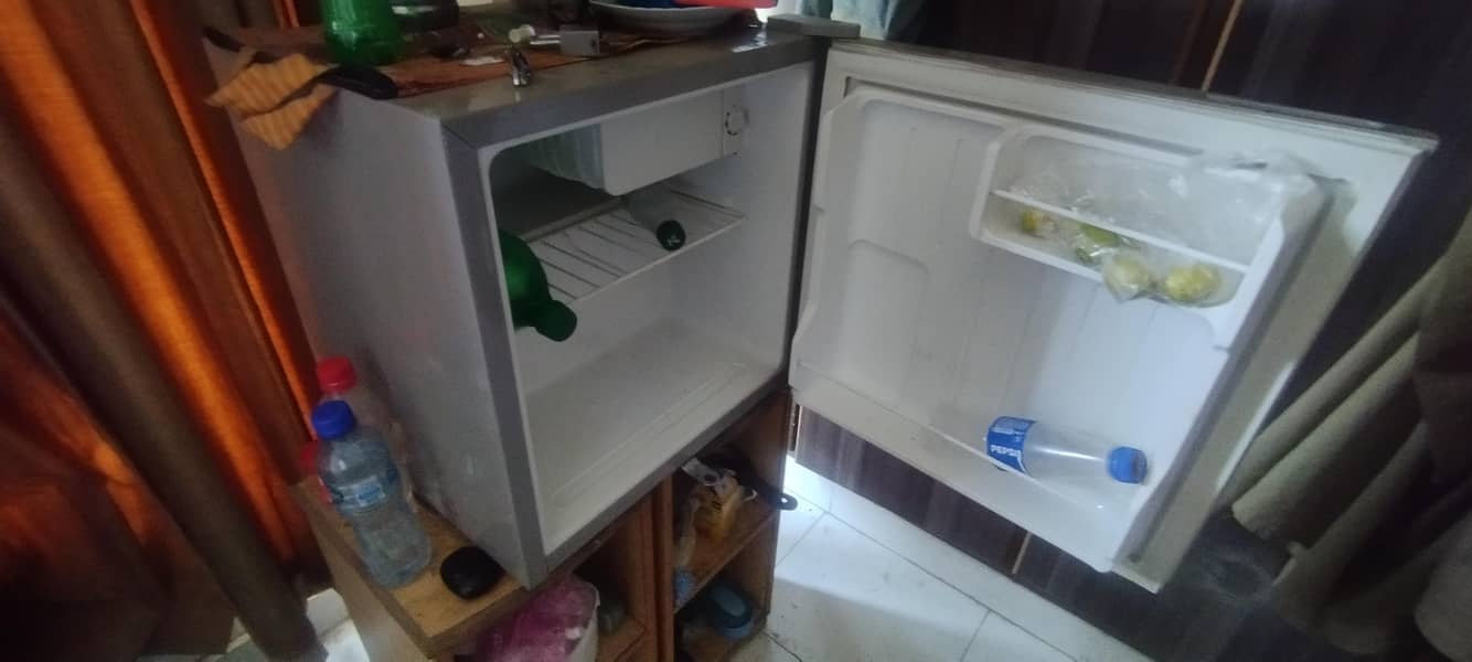 mini fridge 1