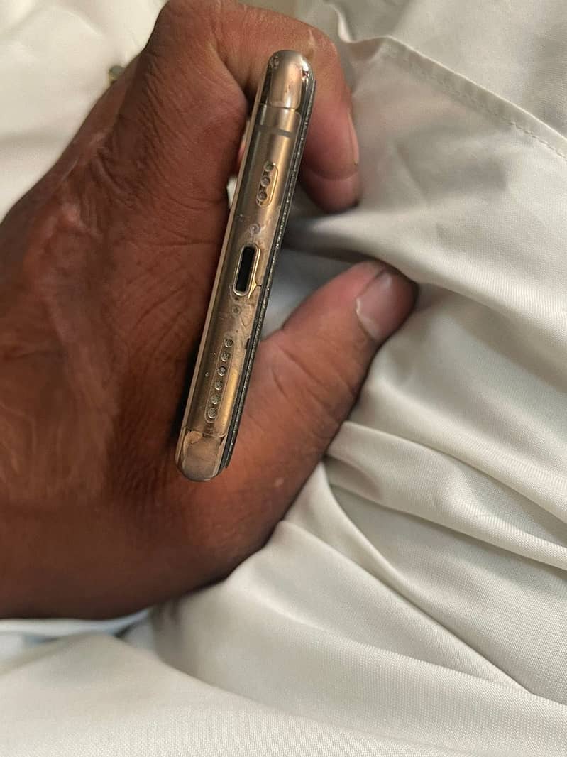 Apple iPhone 11 Pro 2