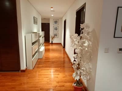 One Constitution Avenue Panoramic Luxury: 2-Bed Study Fully Furnished Apartment