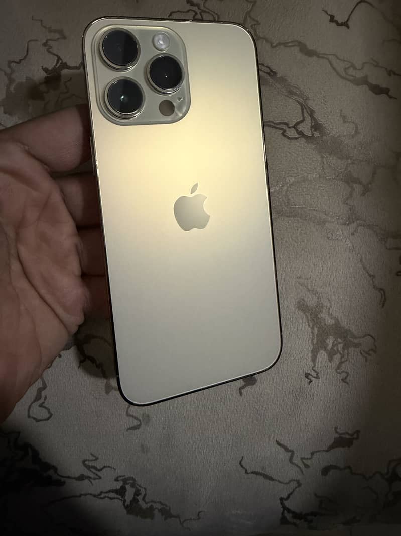 Apple iPhone 14 Pro Max 0