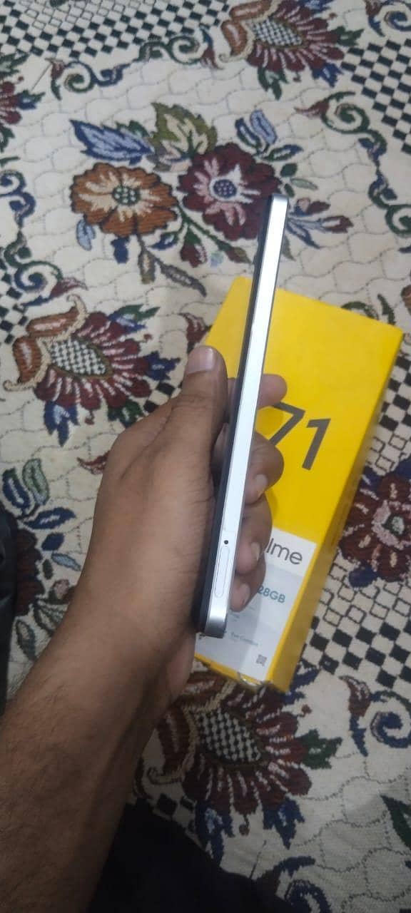 Realme C71 3