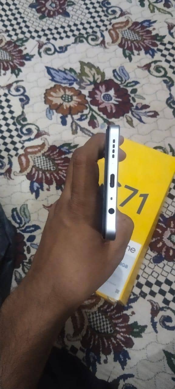 Realme C71 4