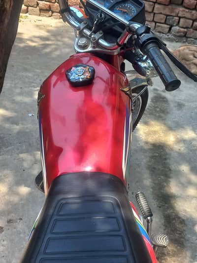 honda cg 125 new lush condition h all paper done jis bhai ko lena cont