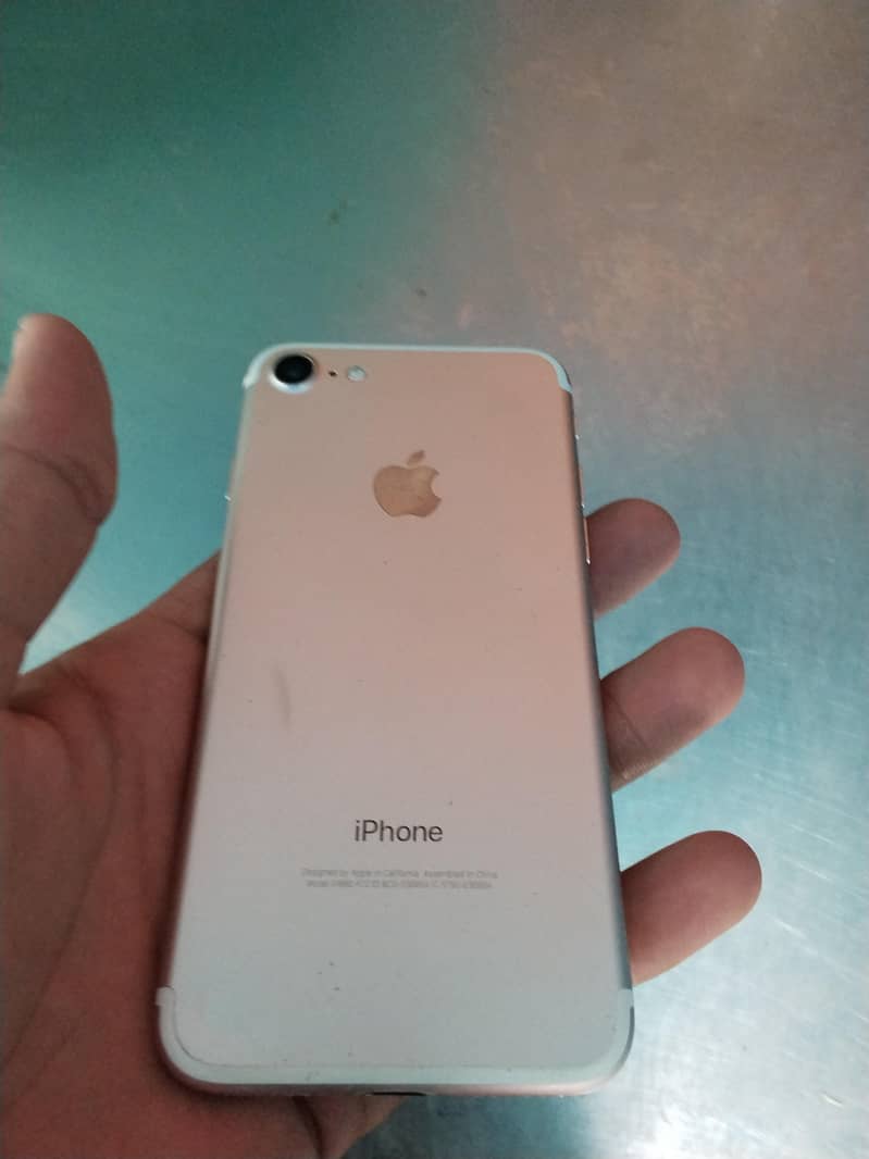 Apple iPhone 7 2