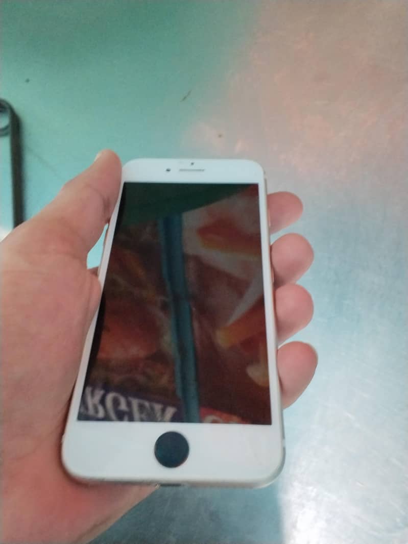 Apple iPhone 7 3