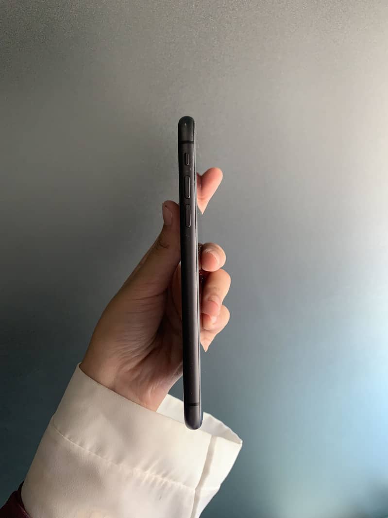 Apple iPhone 11 8