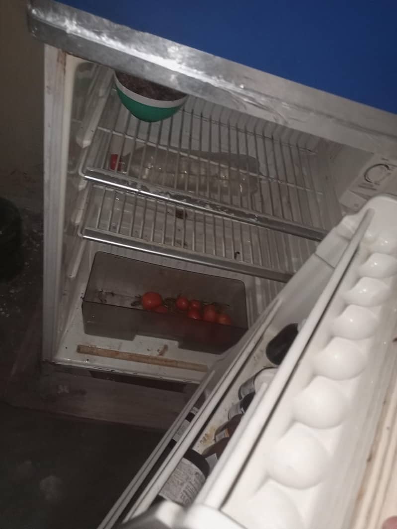 Refrigerator 4