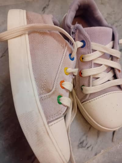 girls Ethnic Shoes size 32.2 times used