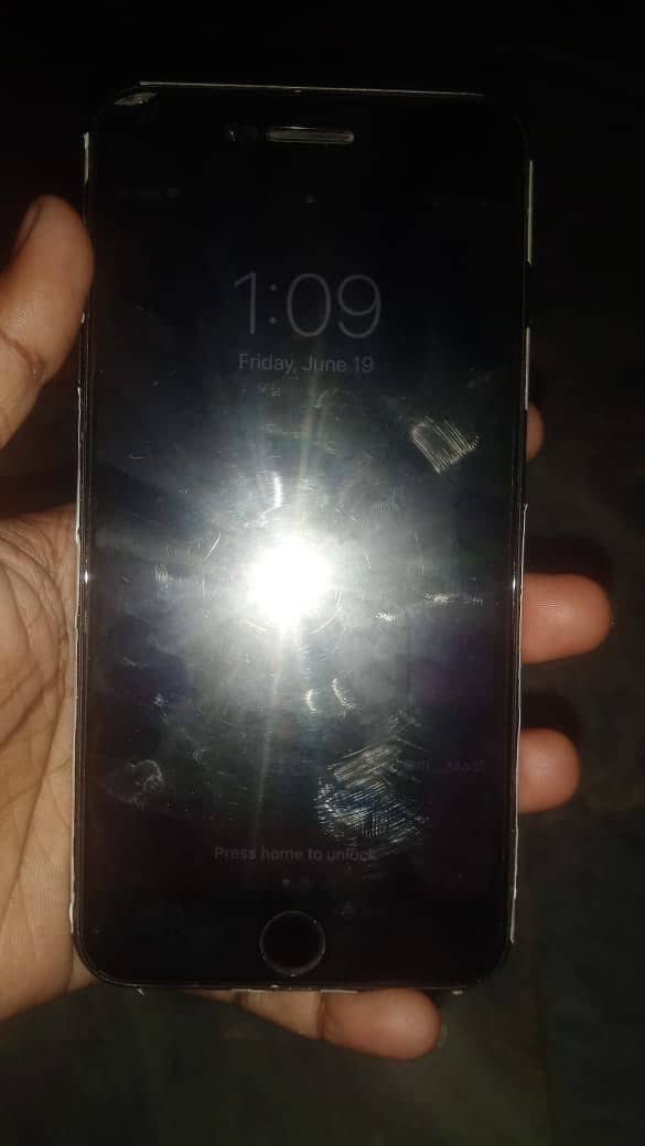Apple iPhone 7 Plus 5
