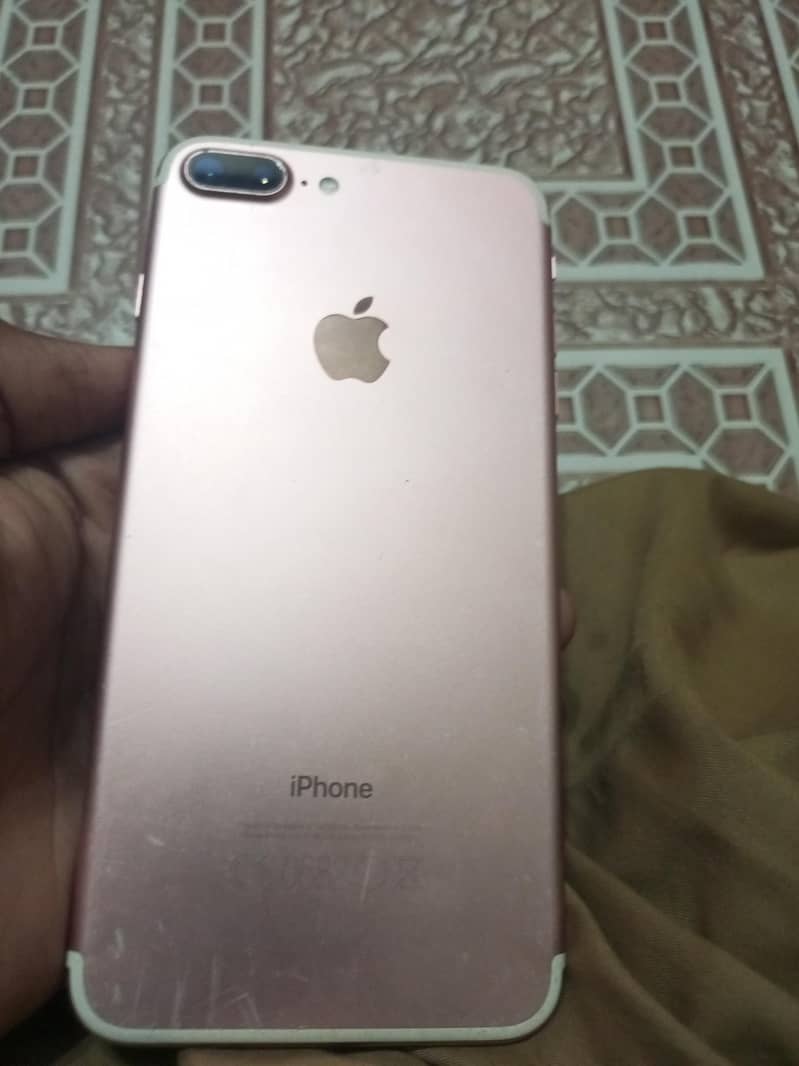 Apple iPhone 7 Plus 0