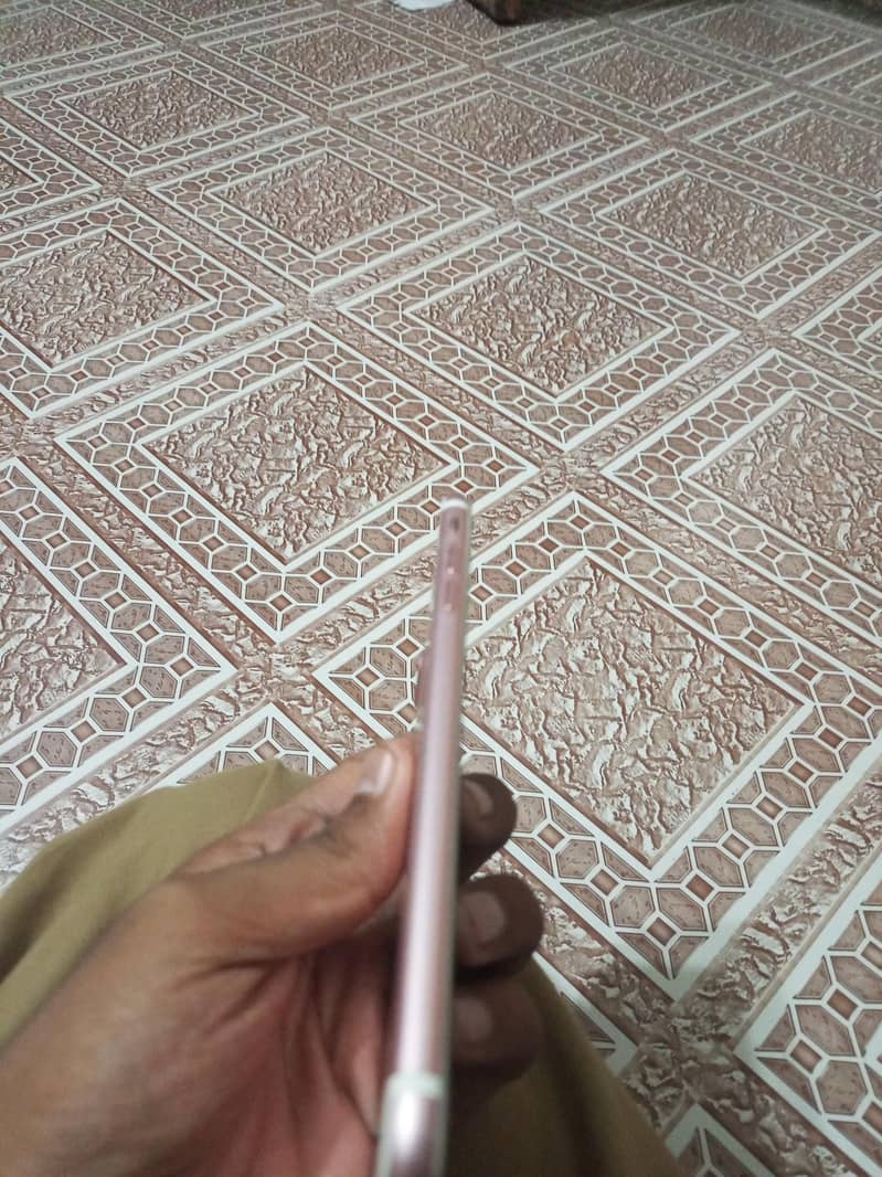 Apple iPhone 7 Plus 3