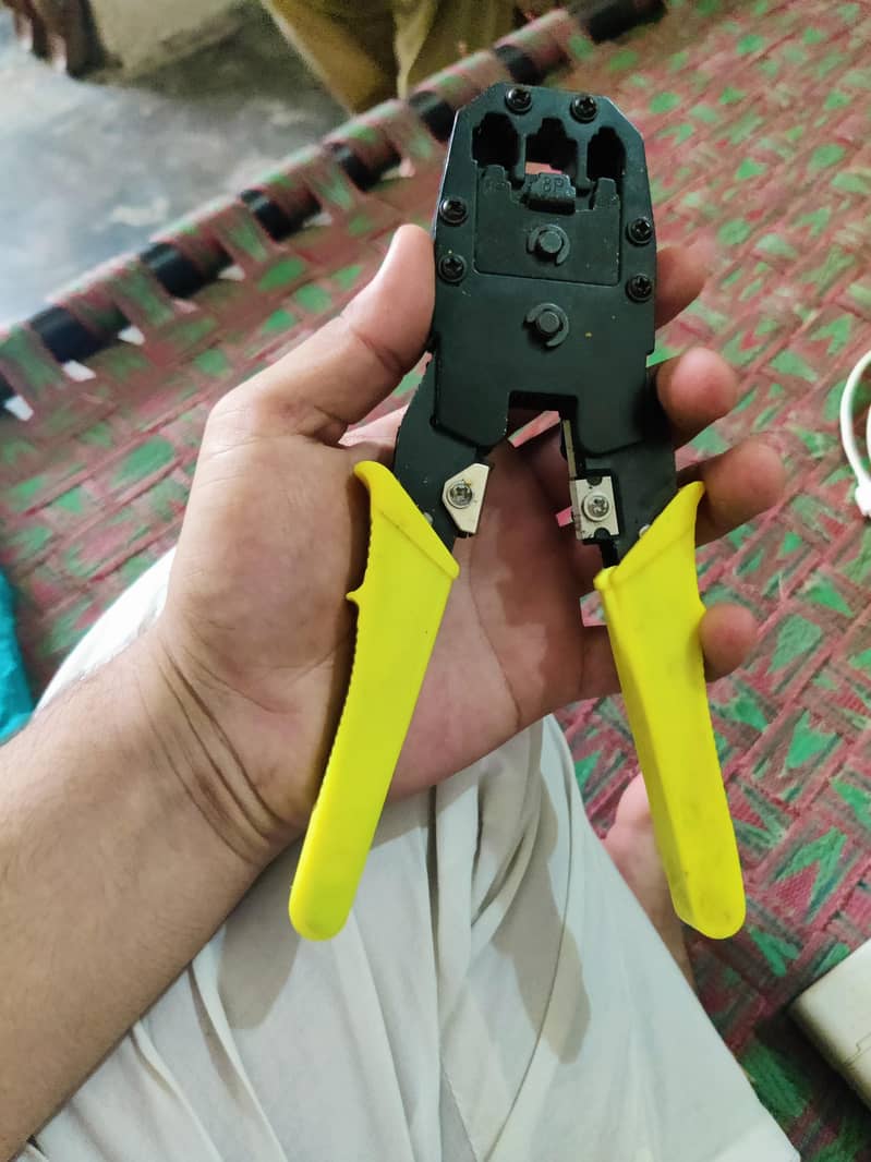Crimping tool 1