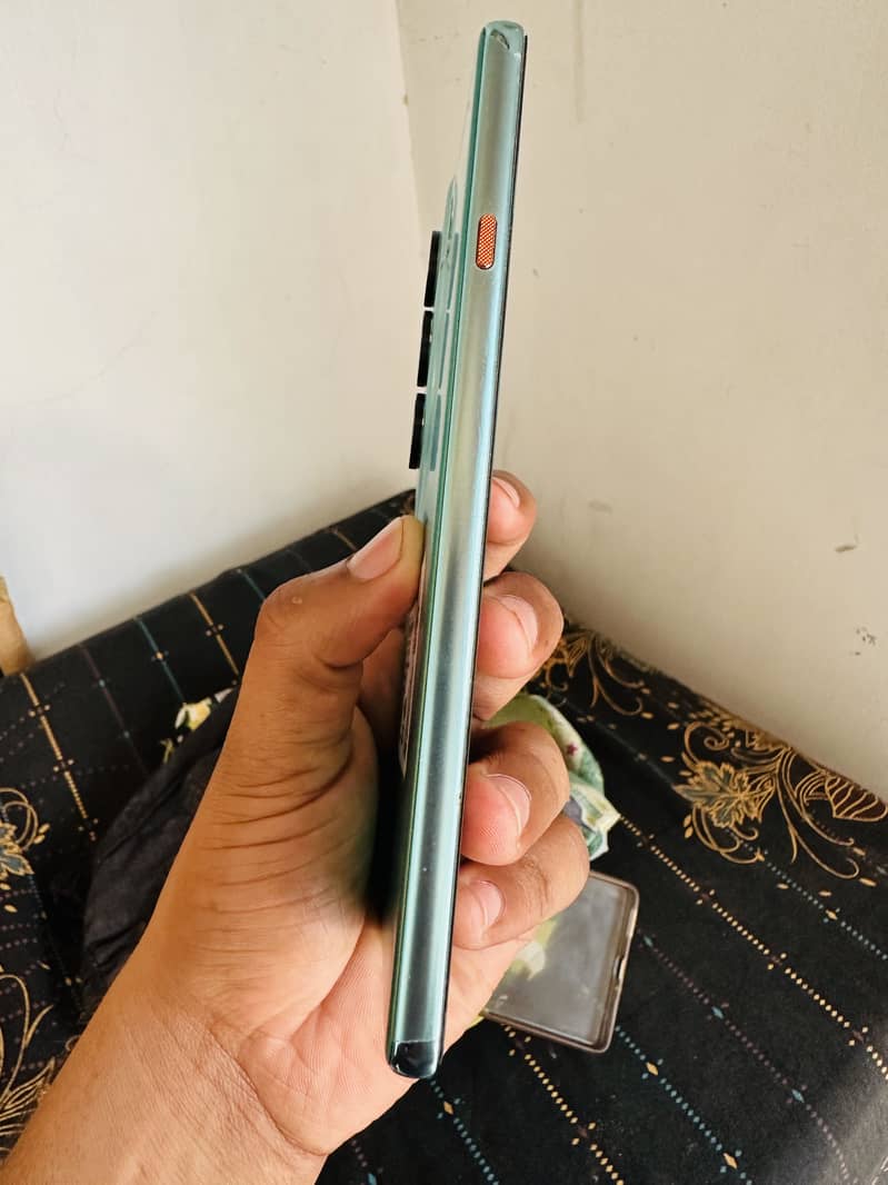 Tecno CAMON 40 0