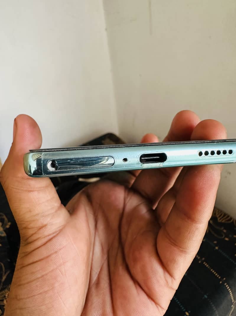 Tecno CAMON 40 1