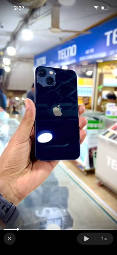 Apple iPhone 13