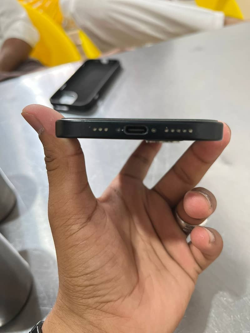 Apple iPhone 15 3