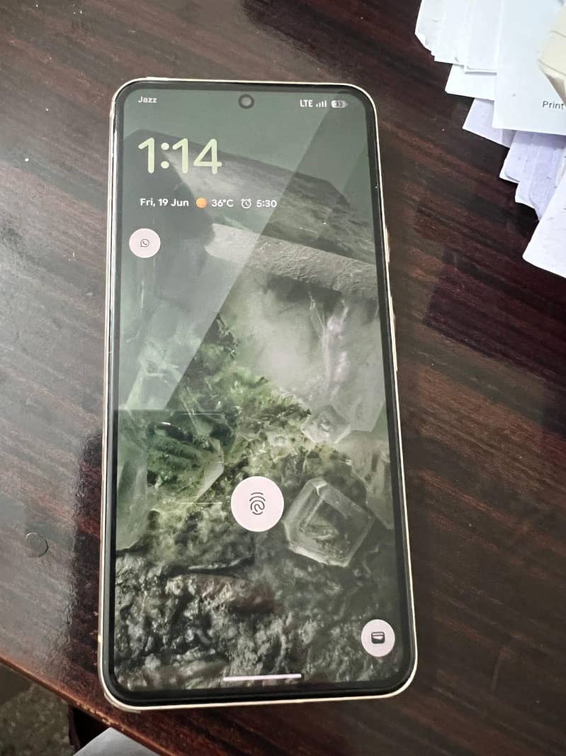 Google Pixel 8 4