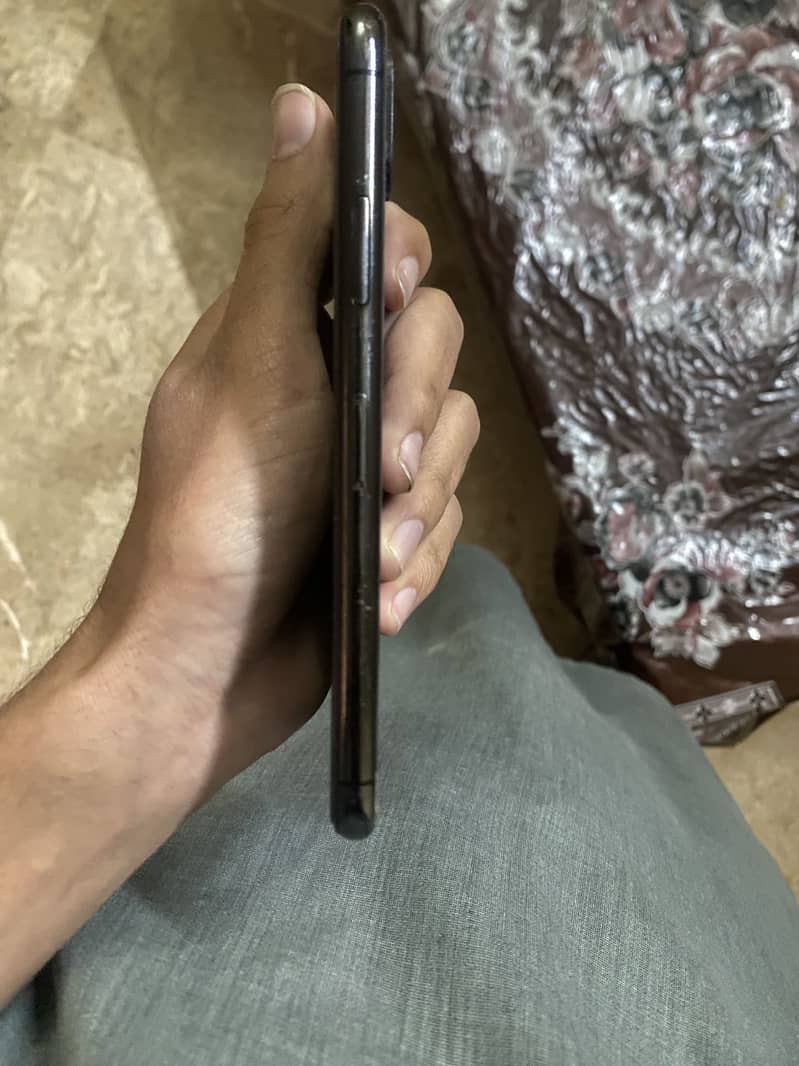 Apple iPhone X 0