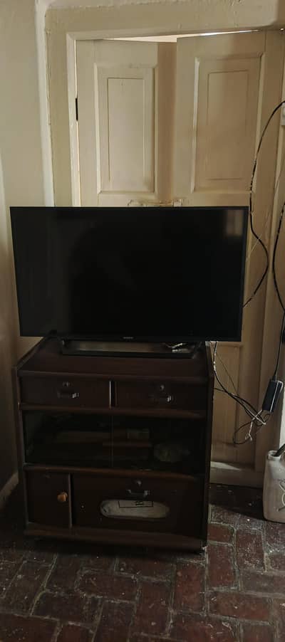 Sony Bravia 40" Smart LED TV – Model KLV-40W652D