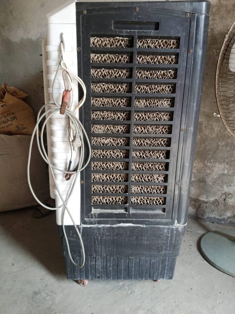 AC DC cooler 1