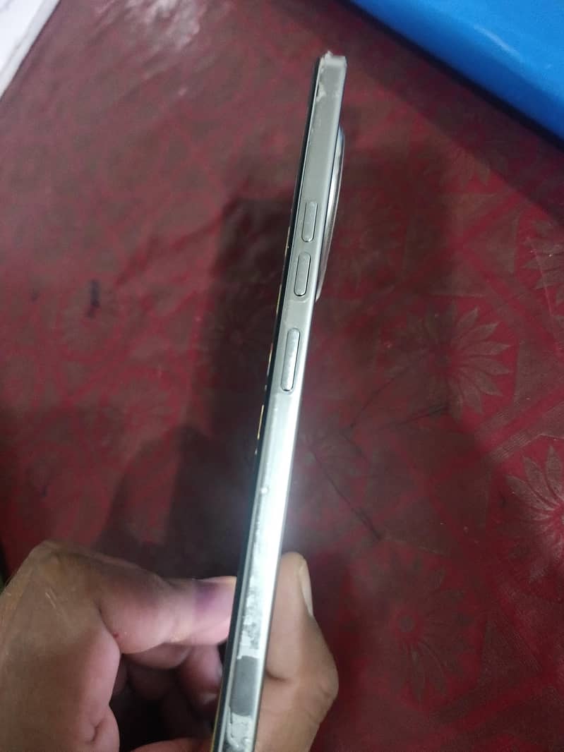Tecno CAMON 30 7