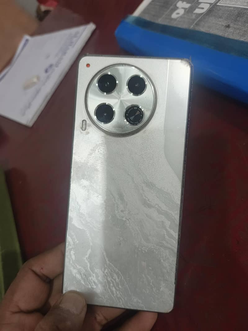 Tecno CAMON 30 4