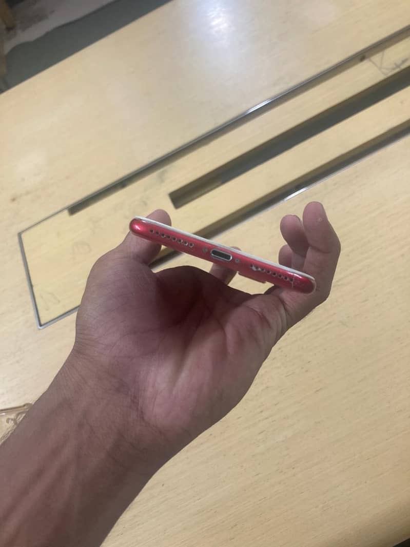 Apple iPhone 7 Plus 3