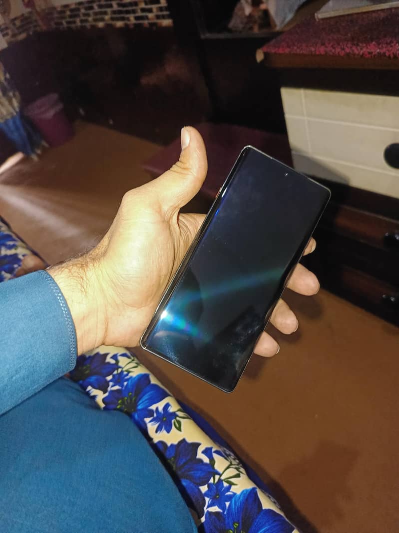 Tecno CAMON 40 Pro 7