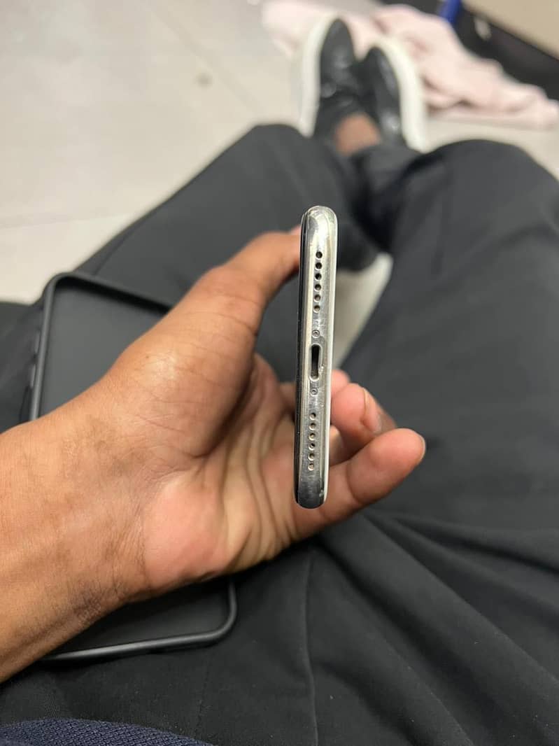 Apple iPhone X 6