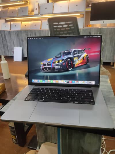 M1 pro 16inch 32gb RAM 512 SSD