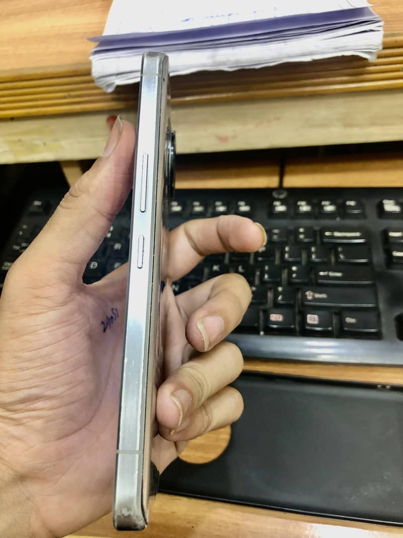 Sharp Aquos Crystal 1