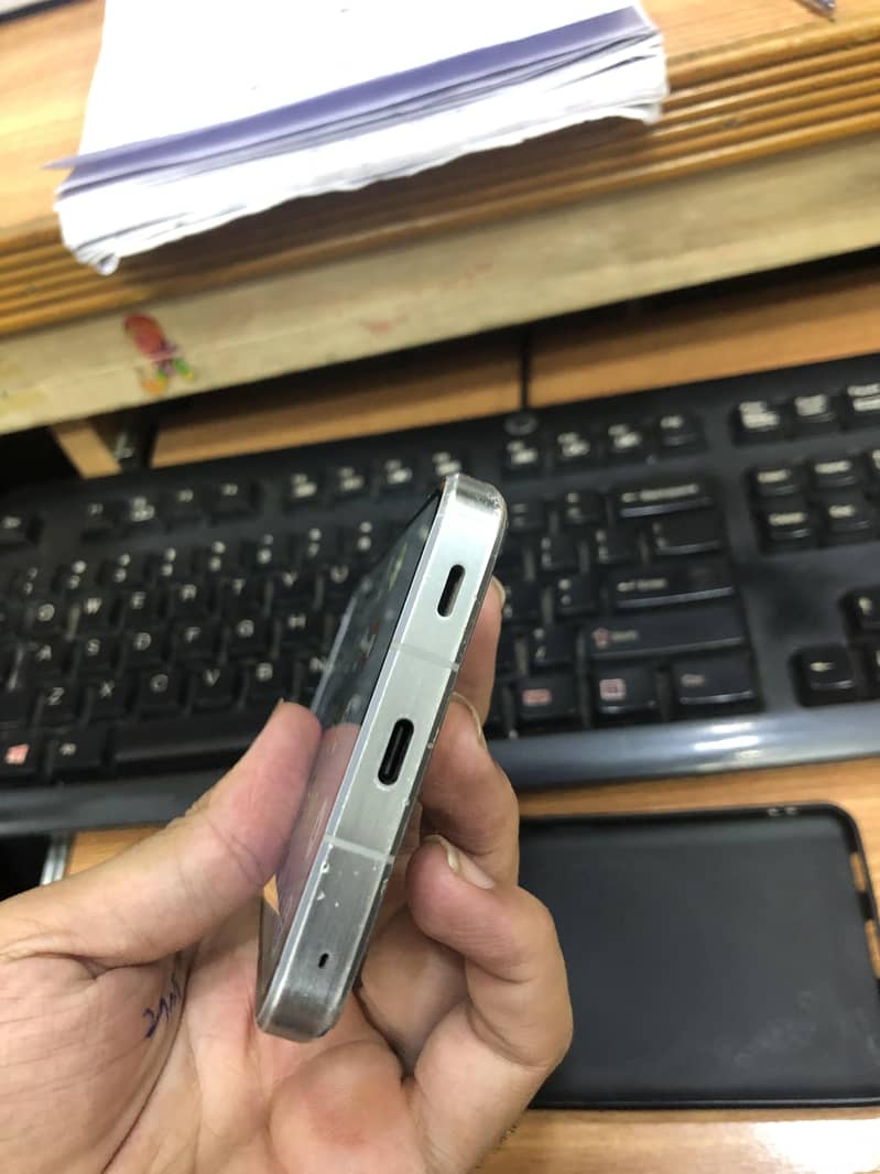 Sharp Aquos Crystal 2