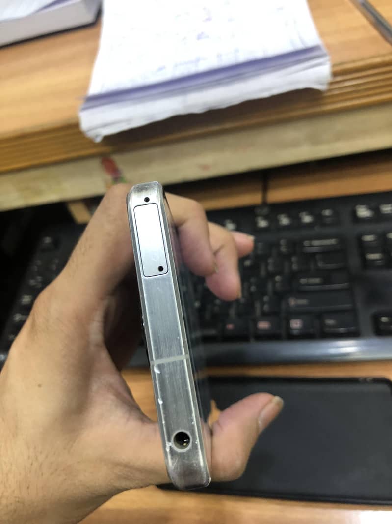 Sharp Aquos Crystal 4