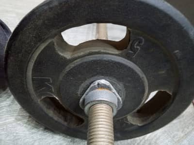 2(5kg ) rubber weights on steel rod