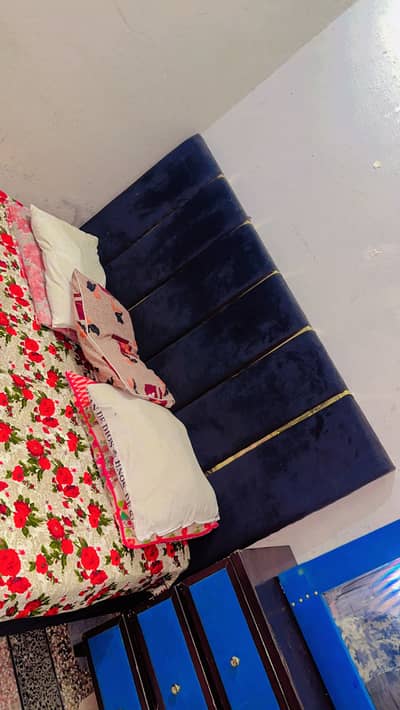 Full king size bed