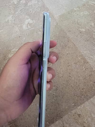 Vivo V30
