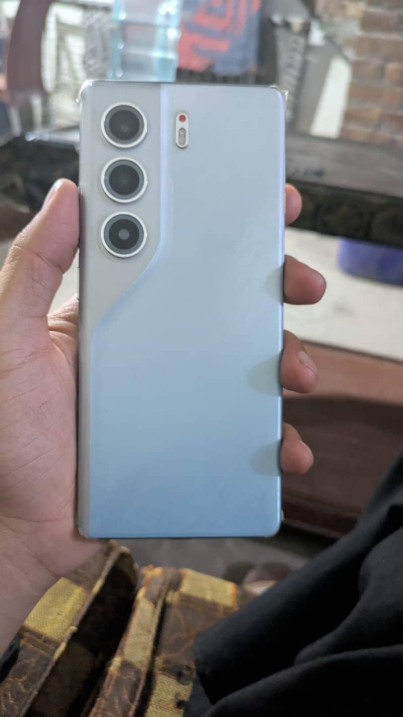 Tecno CAMON 40 Pro 3