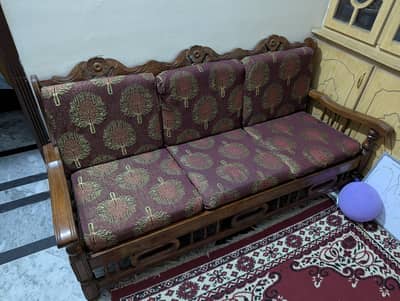 5 Seater wooden sofa set in good condition