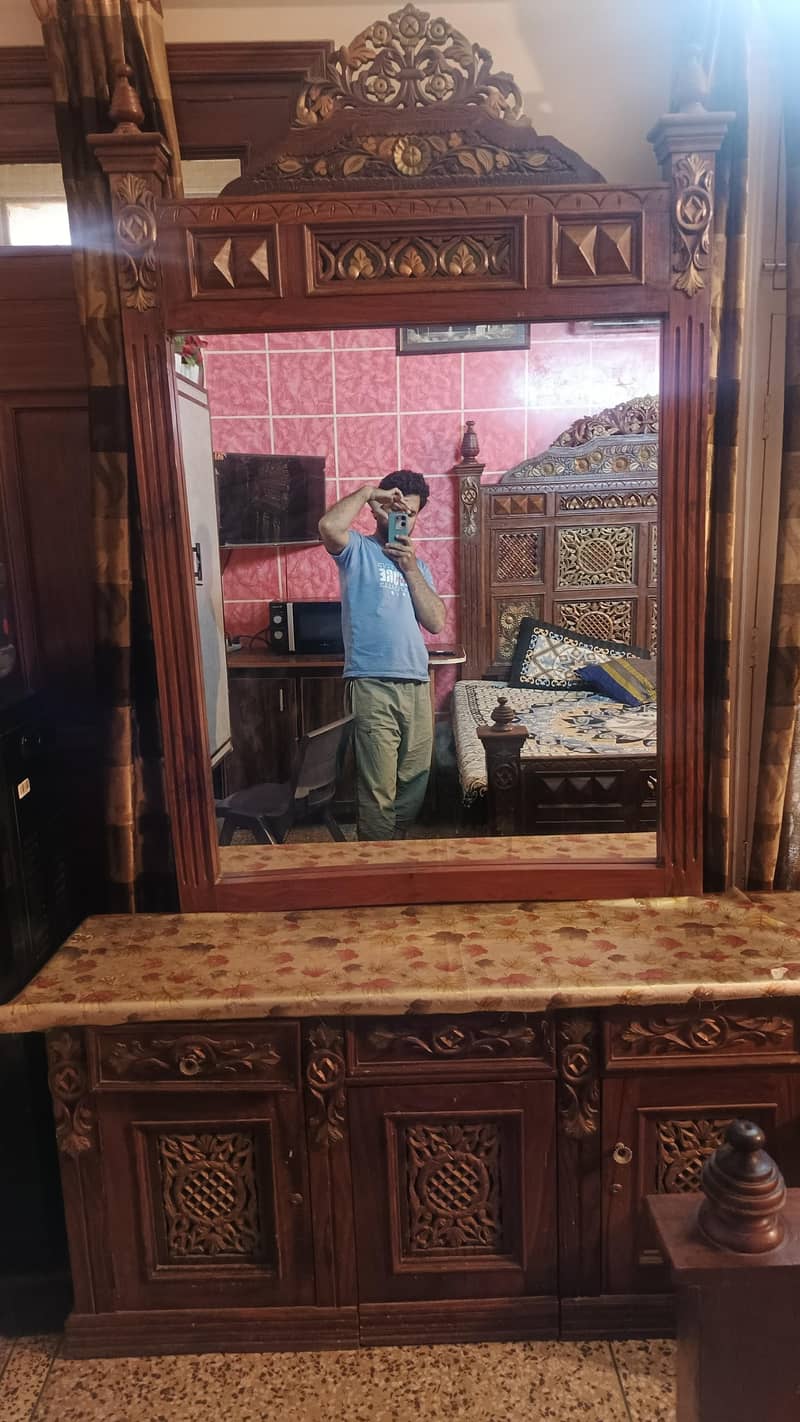 dressing table 0